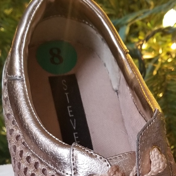 "Steve" Steve Madden rose gold sneakers - Picture 5 of 5